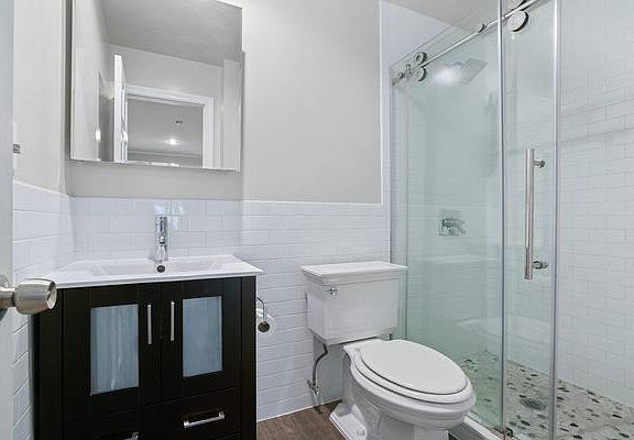 3rd image of 445 W 36th St APT 9