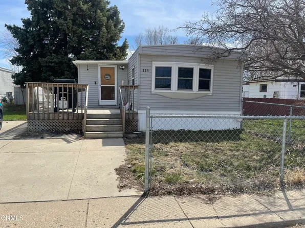 115 W Coyote St, Mandan, ND 58554