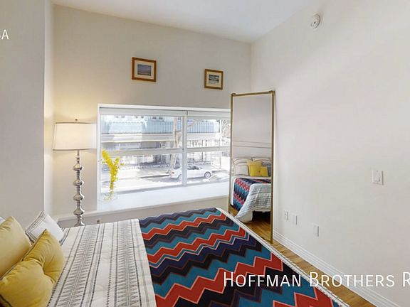 3rd image of 905 S Broadway #204A