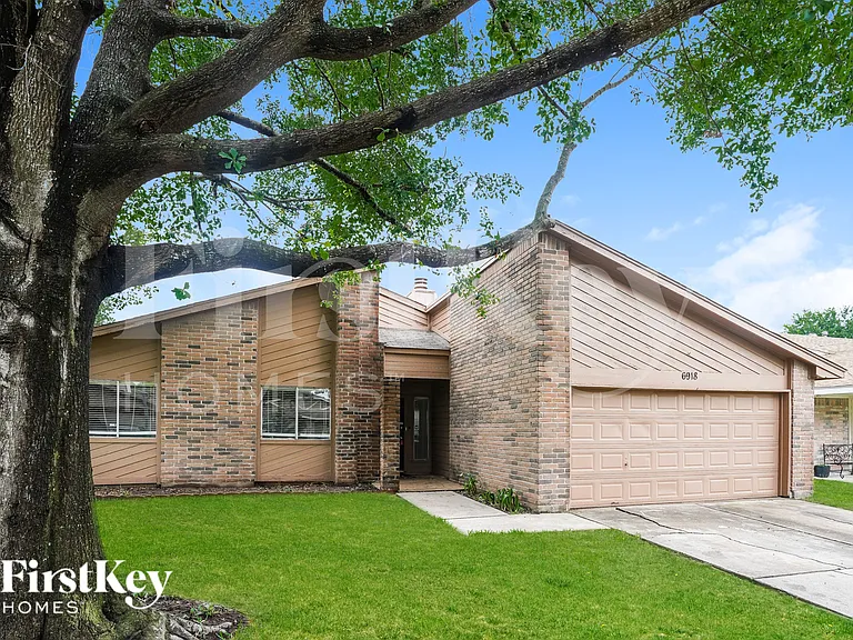 6918 Skyline Park Dr — Photo 2