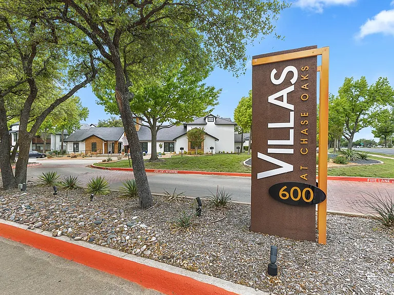 600 Legacy Dr — Photo 24