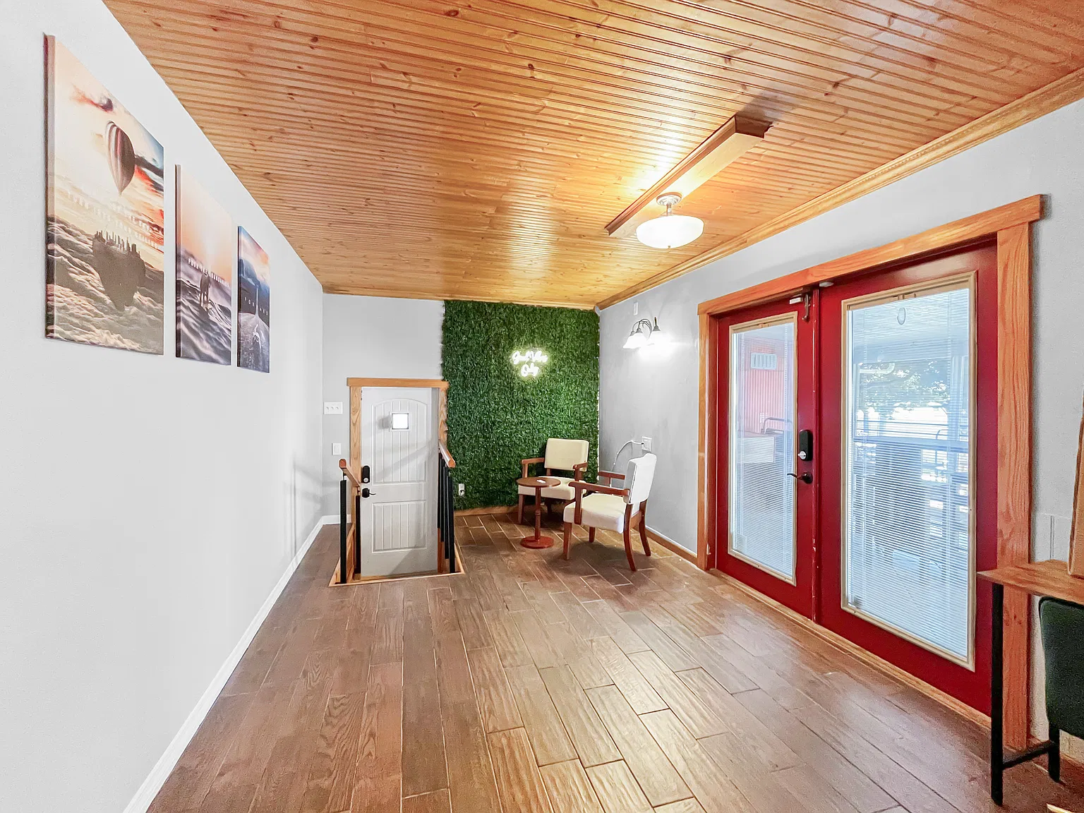 6 bed, 1894 sqft, $950 — Photo 2