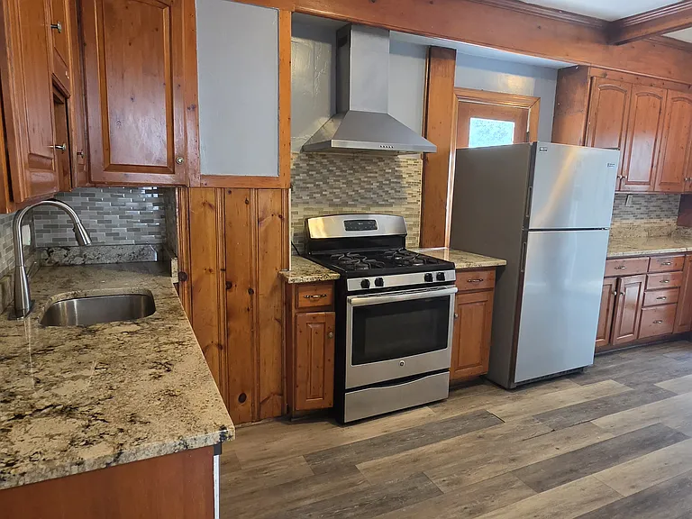 541 Bennington St #1 — Photo 1