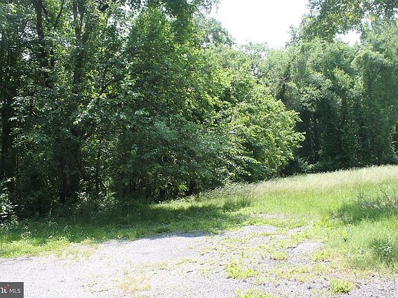 4th image of Green Acres Dr