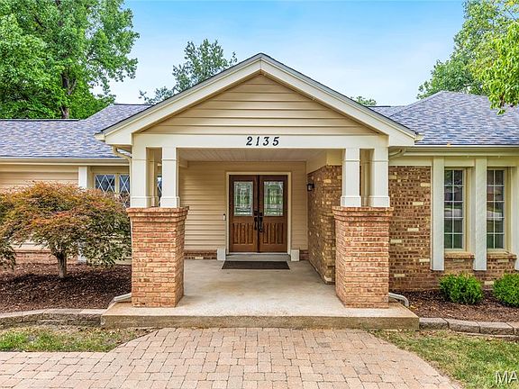 2nd image of 2135 Park Forest Dr