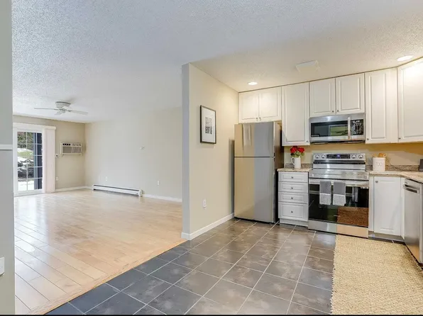 14 Northbrook Dr, Manchester, NH 03102