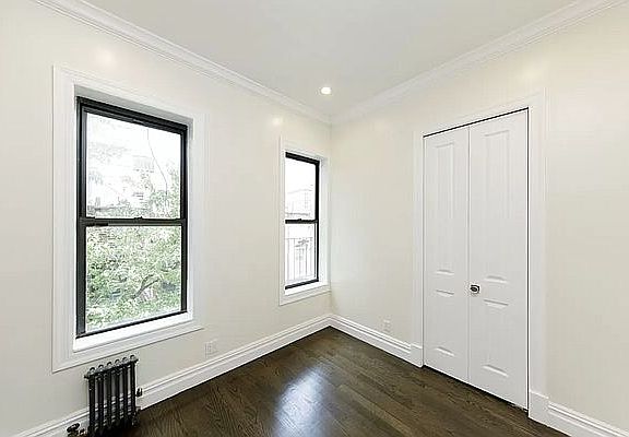 4th image of 223 Mott St #27