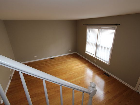 3rd image of 408 Kennicott Ave