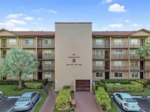 300 SW 130th Ter APT 405B, Hollywood, FL 33027