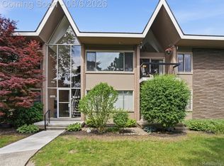 1975 Klingensmith Rd Unit 26, Bloomfield Hills, MI 48302