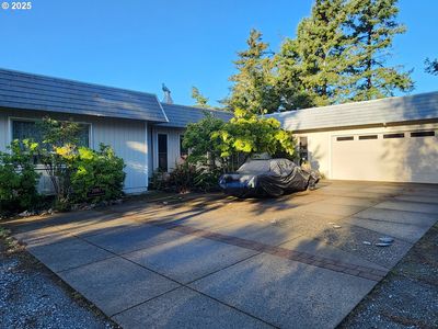 1087 Lakeshore Dr, Port Orford, OR, 97465