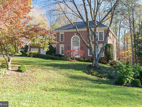 2nd image of 9909 Shady Slope Ct