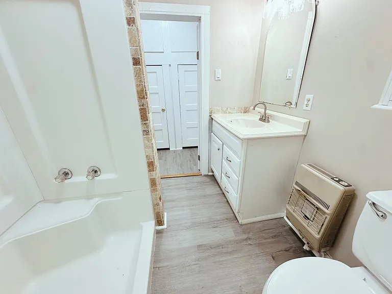 1016 Sulphur Springs Rd — Photo 9