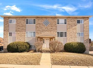 1261 Getzelman Dr APT C, Elgin, IL 60123