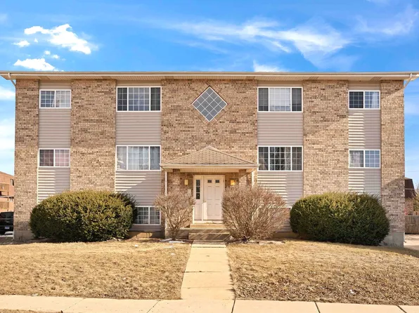 1261 Getzelman Dr APT C, Elgin, IL 60123