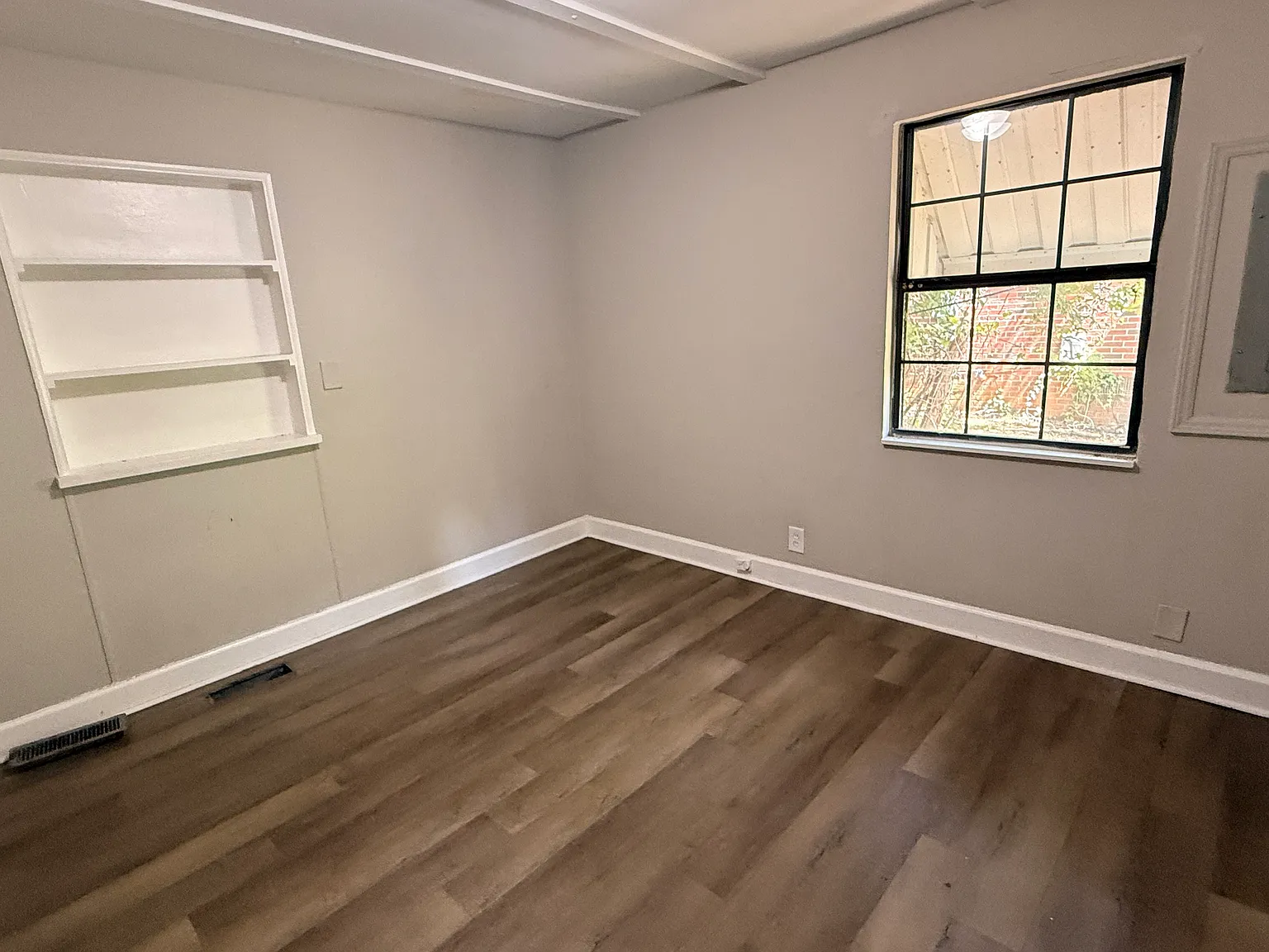 4 bed, 1360 sqft, $1,100 — Photo 4