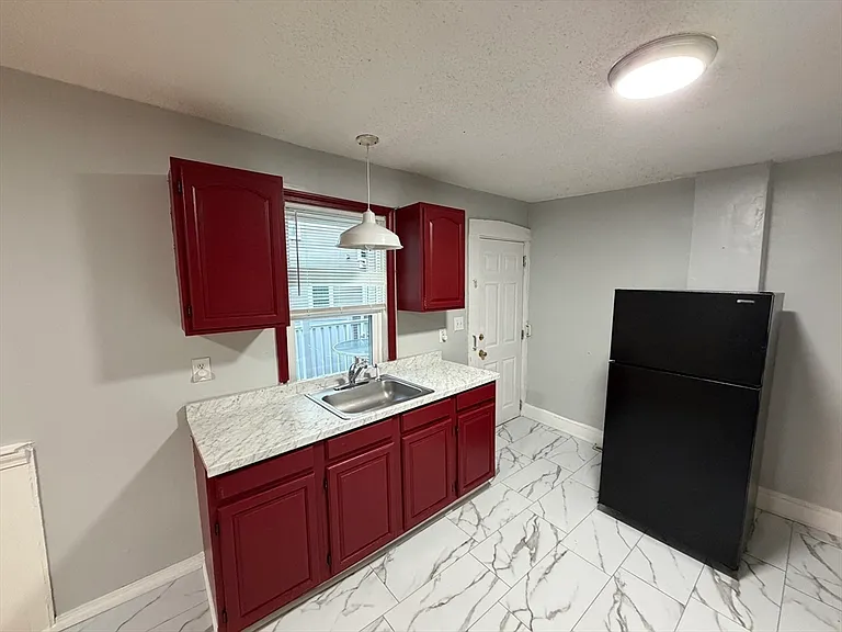 47 Cedar St #1 — Photo 9