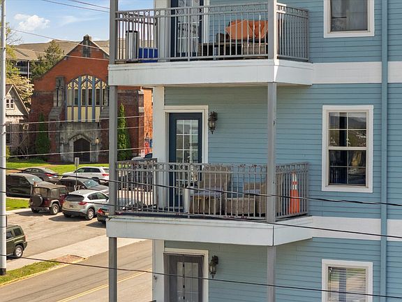 3rd image of 1613 Queen Anne Way