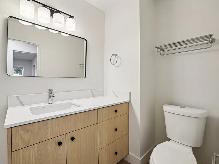 Olympic West Apartments — Photo 22