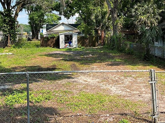 5th image of 815 SAVANNAH AVENUE