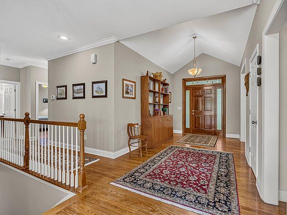 4th image of 208 King Eider Way