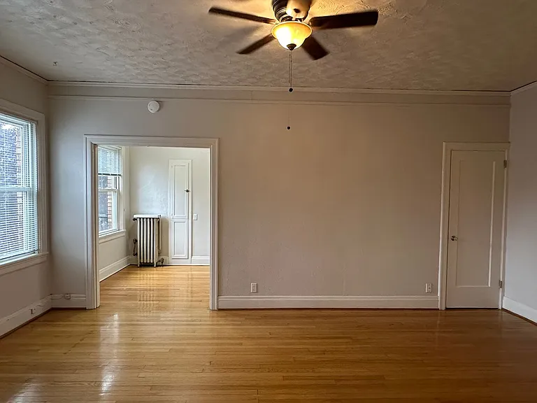 230 NE 28th Ave — Photo 11