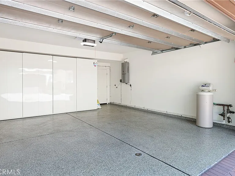 37 Larkfield — Photo 33