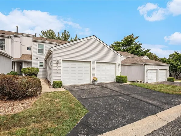 8518 W 108th Pl, Overland Park, KS 66210