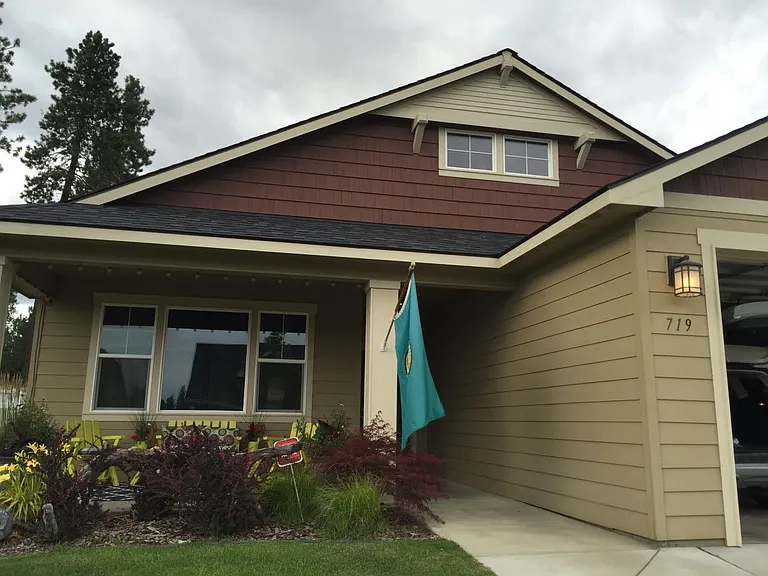 719 E Colbert Rd — Photo 1