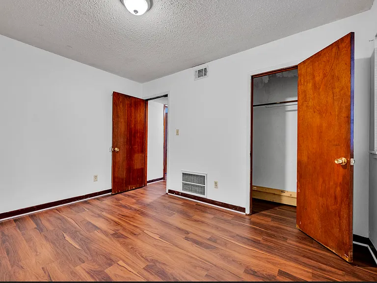 313 Beta St — Photo 18