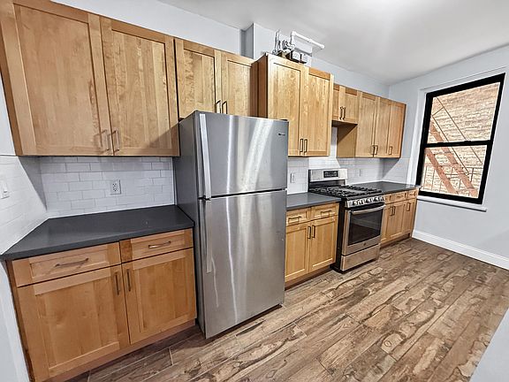 2nd image of 500 Fort Washington Ave APT C2
