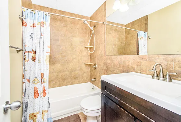 Sold by Re/Max In The City | media 31