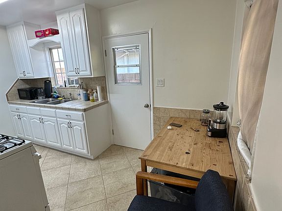 4th image of 4847-4849 Topanga Canyon Blvd