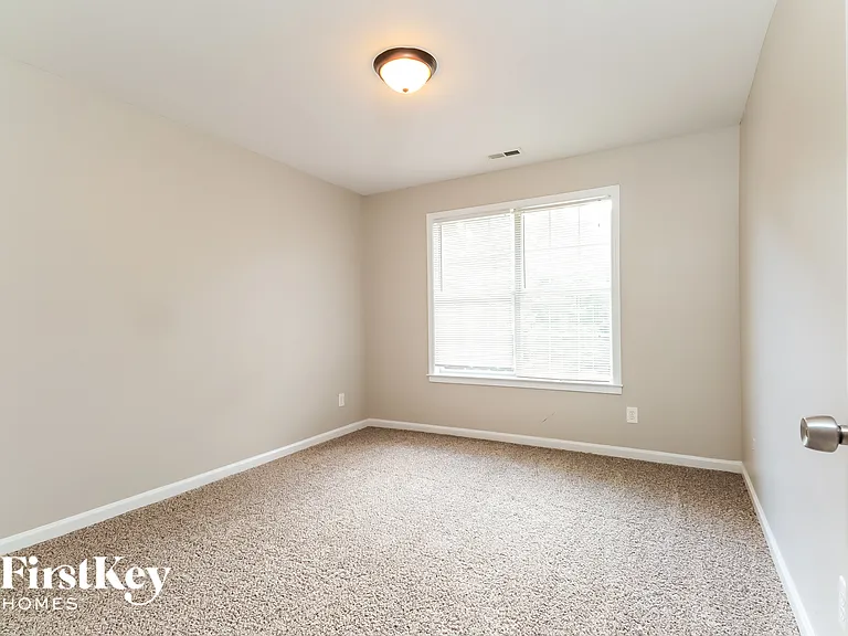230 Saint Charles Ave — Photo 12