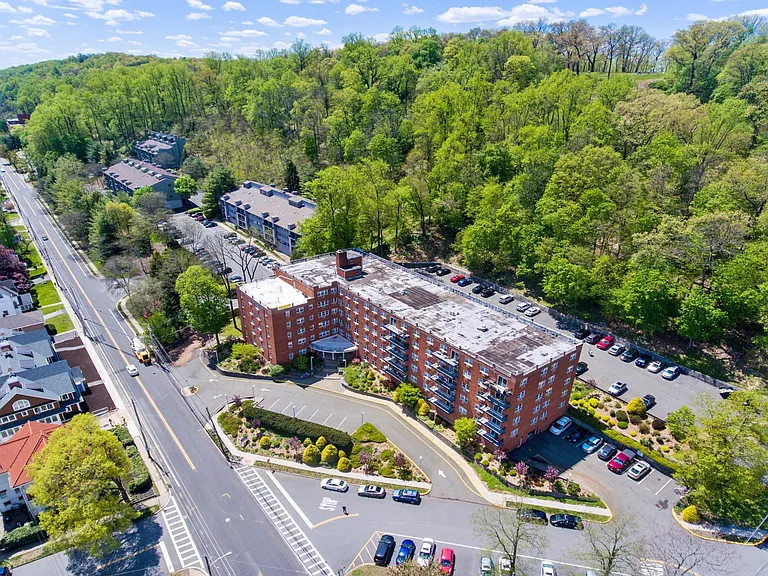 Heritage House Apartments — Photo 53