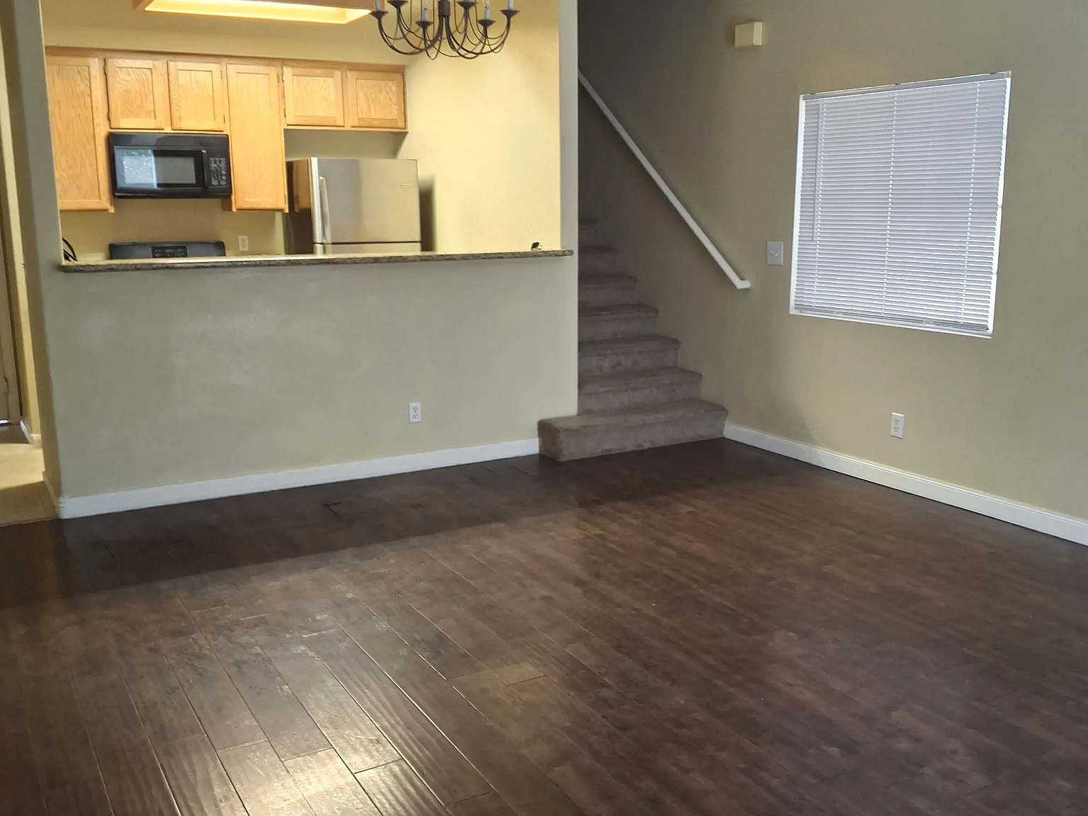 3 bed, 2.5 bath, 1400 sqft, $1,995 — Photo 4