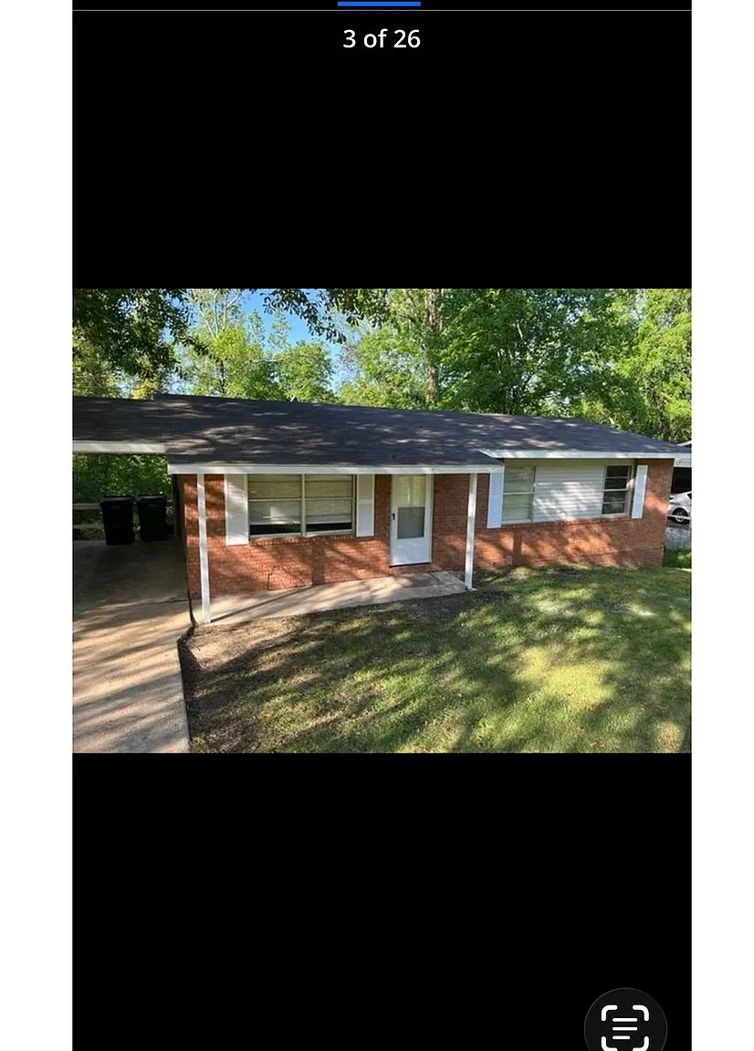 4832 Wellborn Dr. A lovely, three bedroom two bathroom family home with gorgeous backyard. — Photo 2