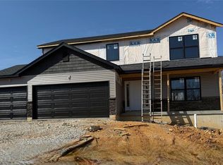 717 Blake Dr, Hillsboro, MO