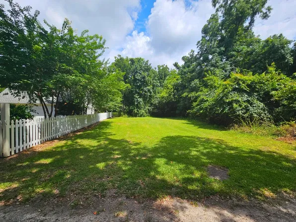 310 Drayton St, Mc Clellanville, SC 29458