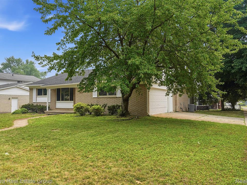 20291 Lacrosse Ave, photo 3