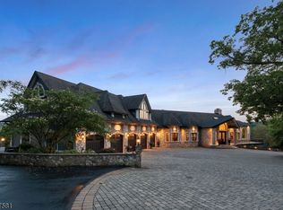 43 Graceview Dr, Kinnelon, NJ 07405