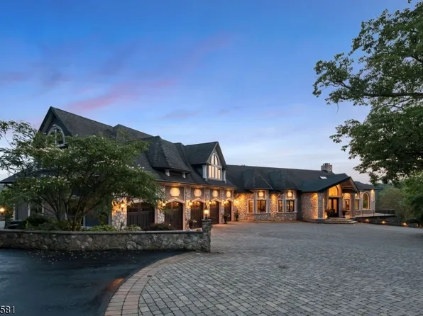 43 Graceview Dr, Kinnelon Boro, NJ 07405