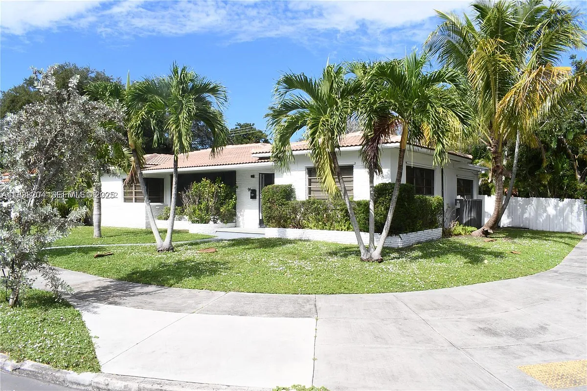 Photo 1 of 17 - 95 NE 96th St - Miami Shores, FL Primary Photo - 95 NE 96th St