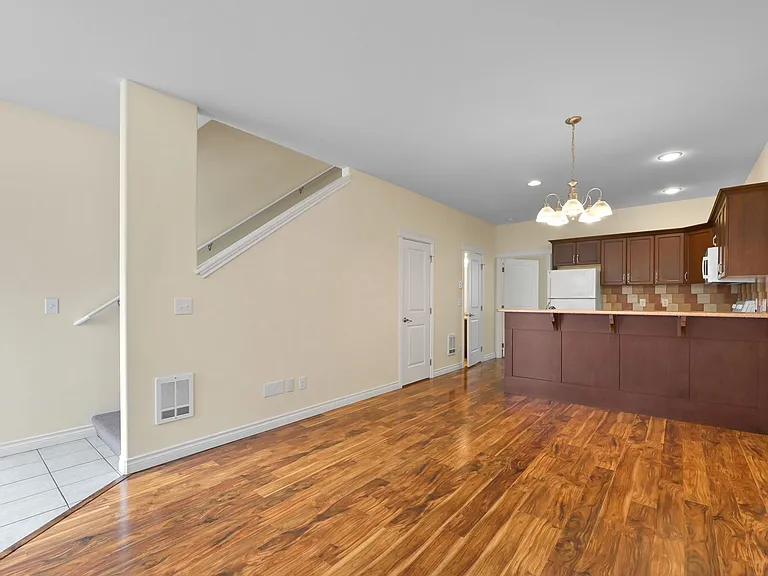 5760 Legoe Ave — Photo 36
