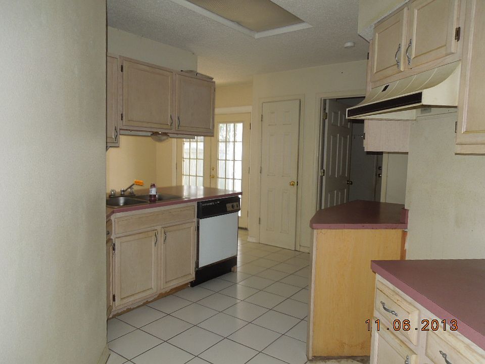 2nd image of 1605 Jefferson St