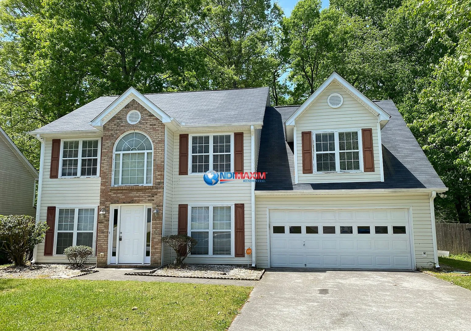 Spacious 4-bedroom house in Lawrenceville — Photo 1