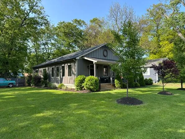 820 W Indiana St, New Buffalo, MI 49117