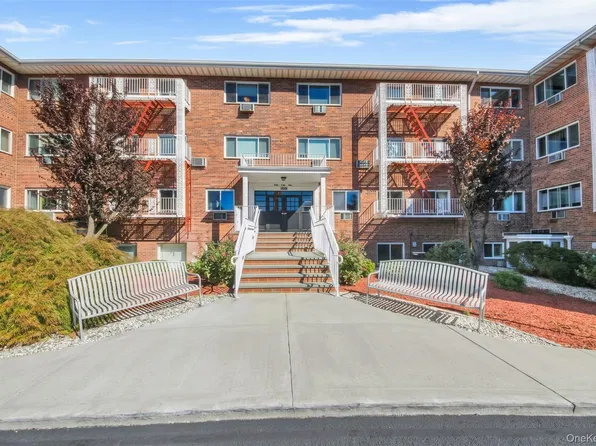 838 Pelhamdale Avenue #2P, New Rochelle, NY 10801