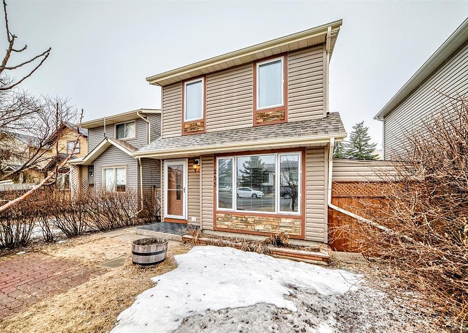 1st image of 255 N Falshire Way NE