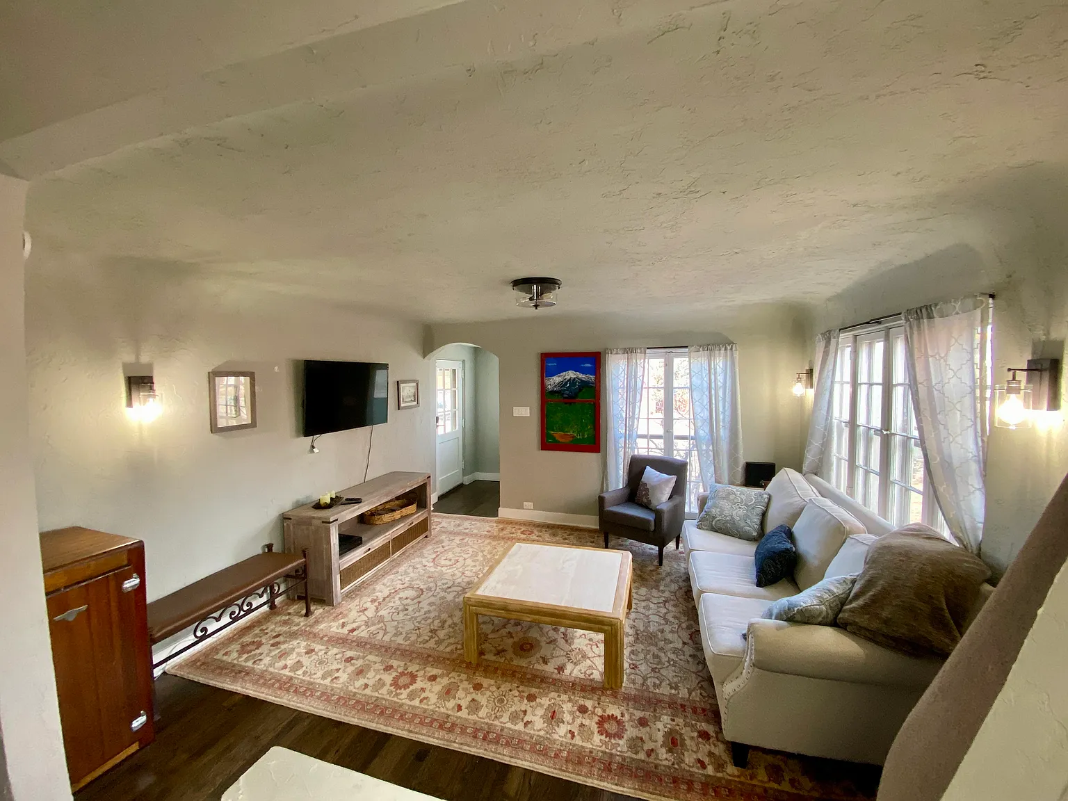 4 bed, 1979 sqft, $4,100 — Photo 4